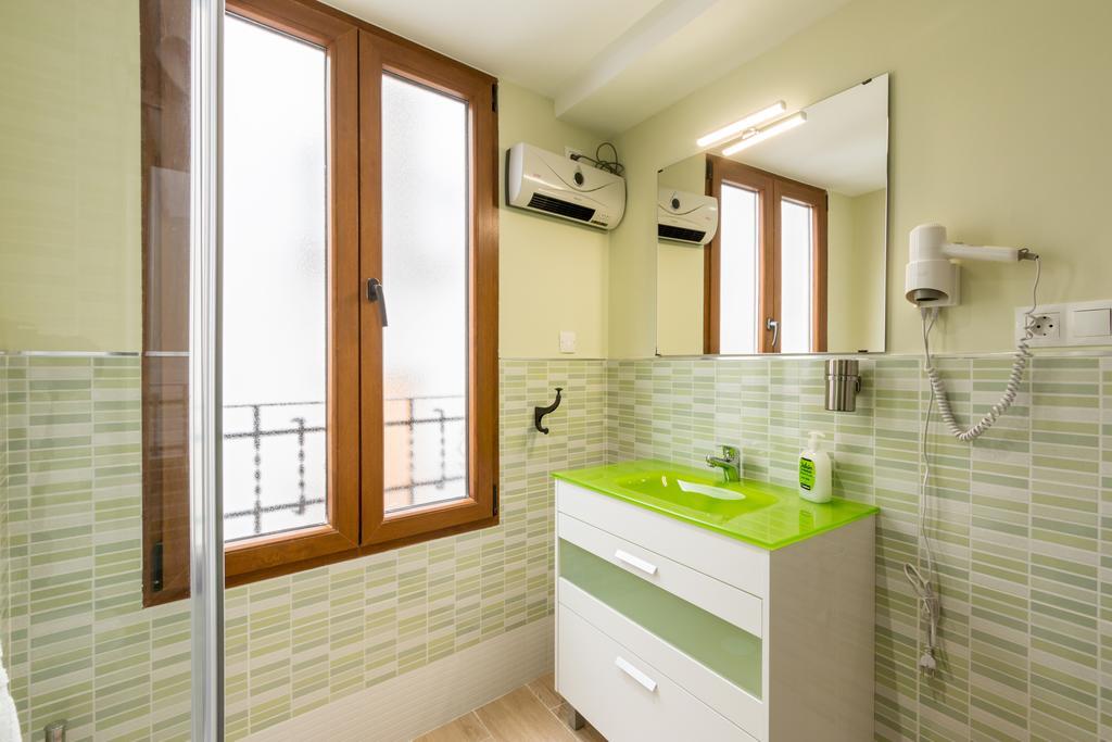 Apartamentos Puerta Nueva Granada Esterno foto